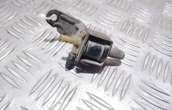 Volkswagen Golf II Vacuum valve 