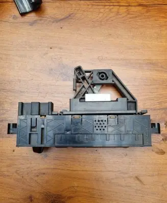 Nissan Primera Climate control unit 8952701 D1104