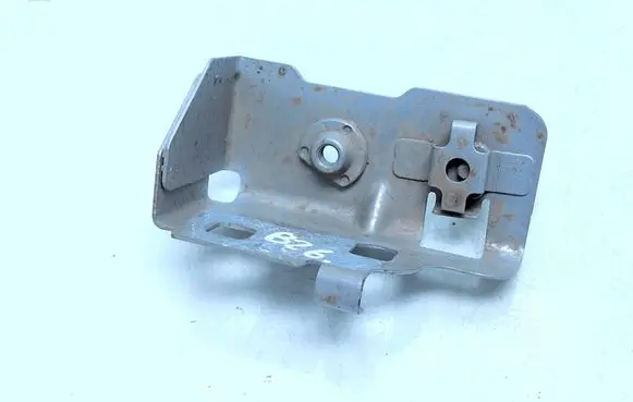 Renault Zoe Fender mounting bracket 625B55506R