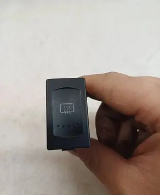 Volkswagen PASSAT B5.5 Windscreen/window heater switch 3B0959621C