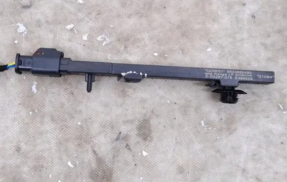 Opel Mokka B Keyless system antenna 9824885480