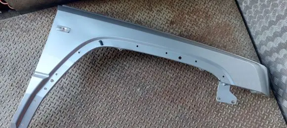 Jeep Commander Fender