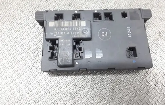 Mercedes-Benz C W203 Door control unit/module 2038205626