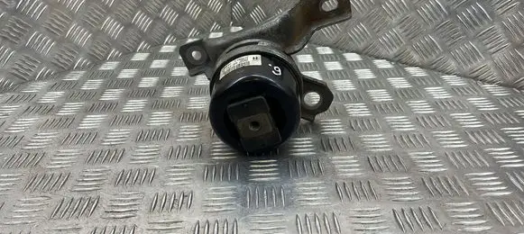 Volvo XC60 Engine mount bracket 30671245
