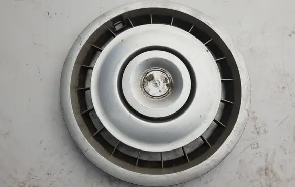 BMW 5 E34 R15 wheel hub/cap/trim 1181532 36131181532