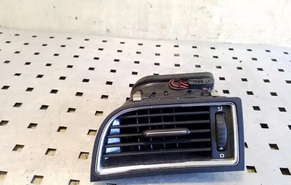 Skoda Superb B6 (3T) Dashboard side air vent grill/cover trim 3T0819701