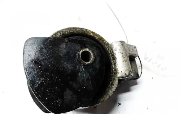 Volvo S40, V40 Engine mount bracket 3318030