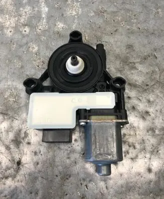 Skoda Fabia Mk3 (NJ) Rear door window regulator motor 5Q0959811E