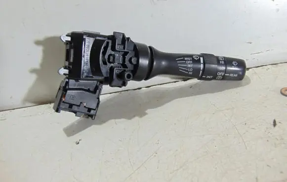 Toyota Auris 150 Wiper control stalk 0241017F243