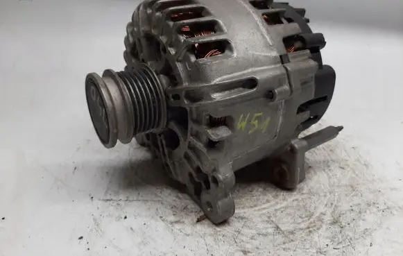 Volkswagen Golf VII Generator/alternator 04E903023M