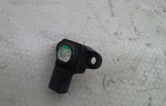 Mercedes-Benz Vito Viano W639 Air pressure sensor A0051535028 061947