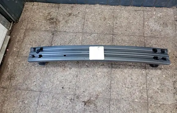 Nissan Leaf II (ZE1) Front bumper support beam 