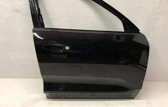 Volvo XC40 Front door