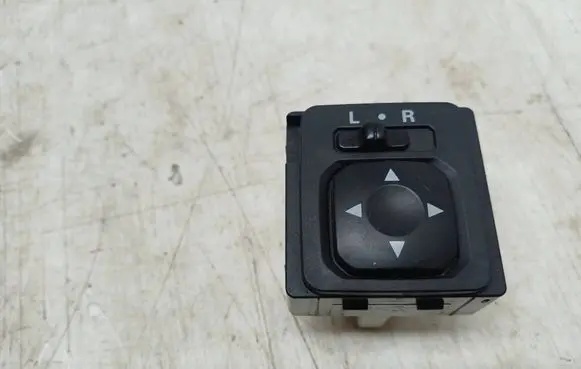 Mitsubishi Outlander Wing mirror switch 183570