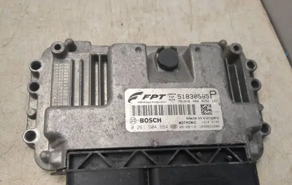 Alfa Romeo Mito Engine control unit/module 51830585 1039S32206 0261S04664