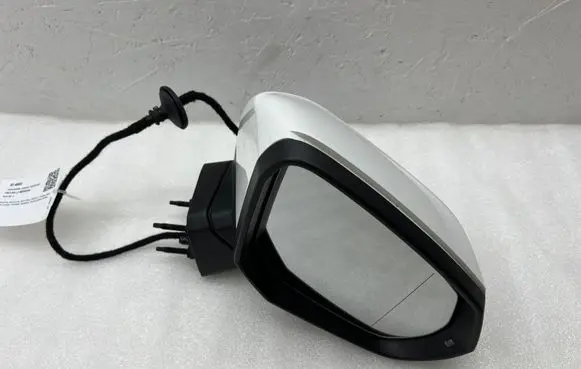Audi Q2 - Front door electric wing mirror
