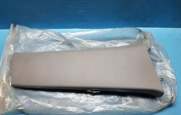 Volkswagen Golf IV (B) pillar trim (bottom)