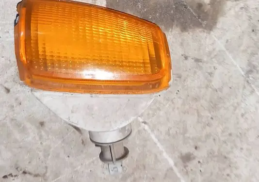 Volkswagen Polo II 86C 2F Front indicator light 867953049