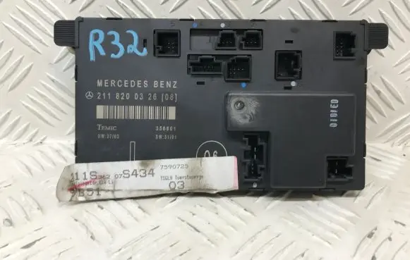 Mercedes-Benz E W211 Door control unit/module 2118200326