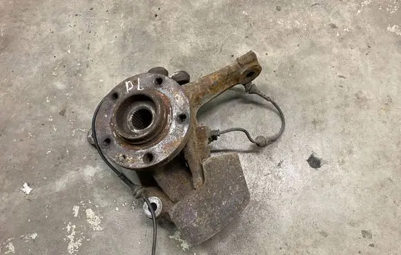 Peugeot 407 Front wheel hub spindle knuckle