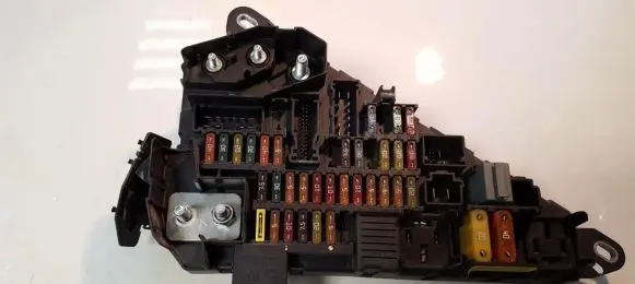 BMW 5 E60 E61 Fuse box set 690658805 6906588