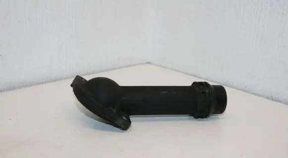 Volkswagen PASSAT B5 Engine coolant pipe/hose 038121121B 06B121121