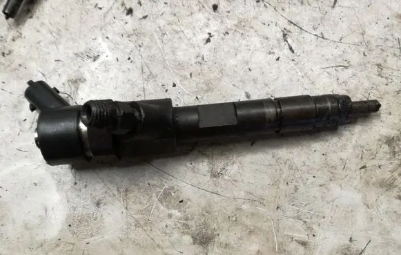Renault Trafic II (X83) Fuel injector 0445110110B8200100272