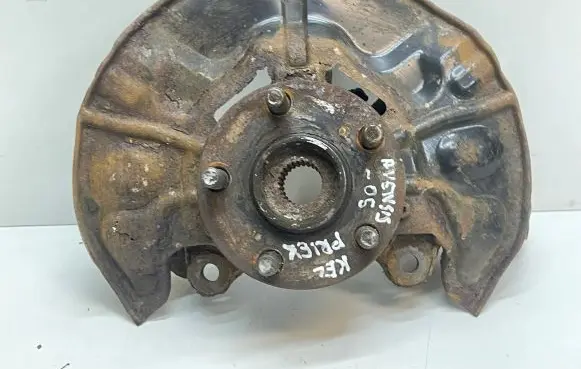 Toyota Avensis T250 Front wheel hub