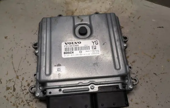 Volvo S60 Engine control unit/module P31303388 31303388 0281015286