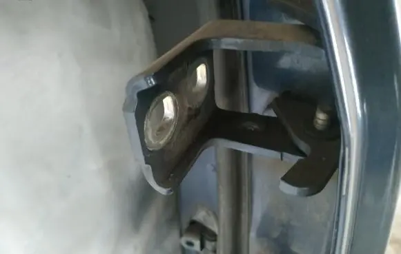 Opel Insignia A Rear door lower hinge