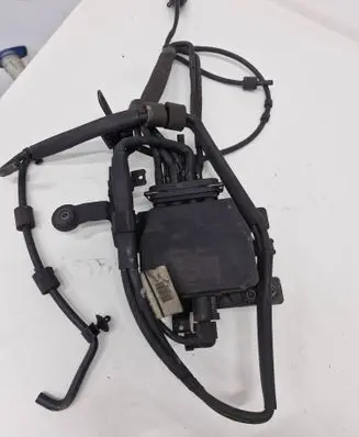 Volkswagen Touran I Turbo solenoid valve 6Q0131075
