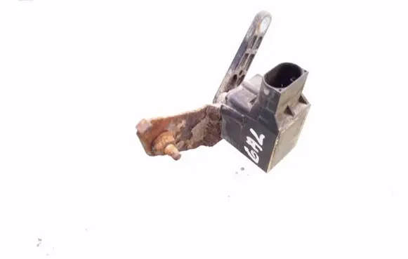 Headlight/headlamp level sensor