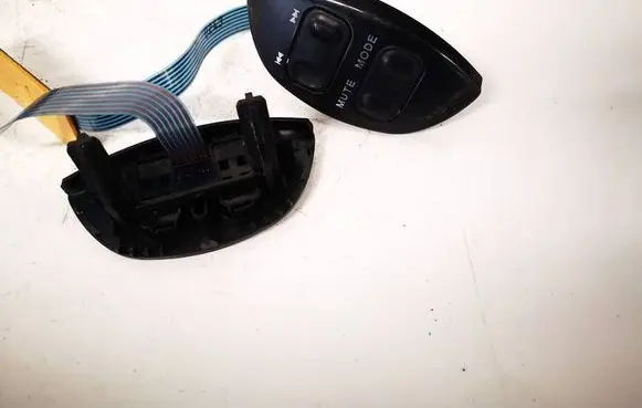 Citroen Xsara Picasso Steering wheel buttons/switches 15709801