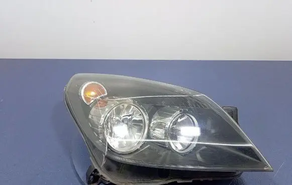 Opel Astra H Headlight/headlamp 1EG270370