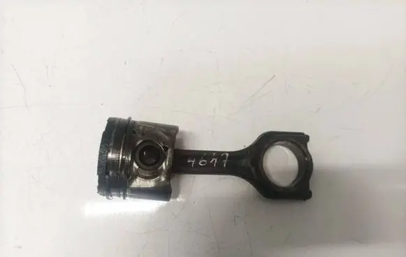 Mazda 3 I Piston with connecting rod
