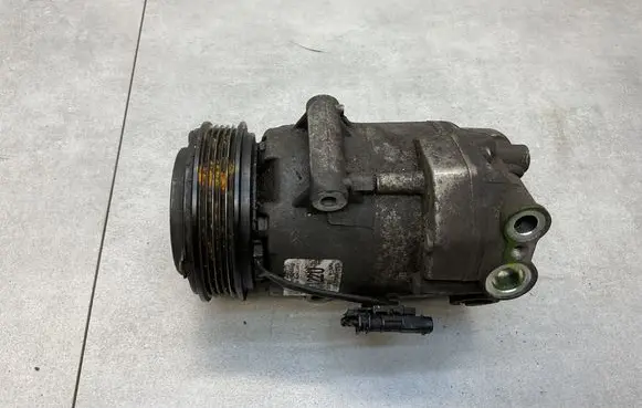 Opel Zafira C Air conditioning (A/C) compressor (pump) 39029422