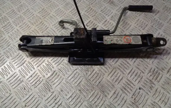Nissan Note (E12) Lift Jack
