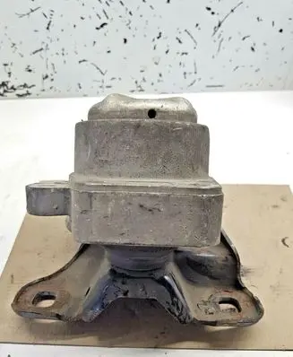 Ford Mondeo Mk III Engine mount bracket 1S716037BA nr4107