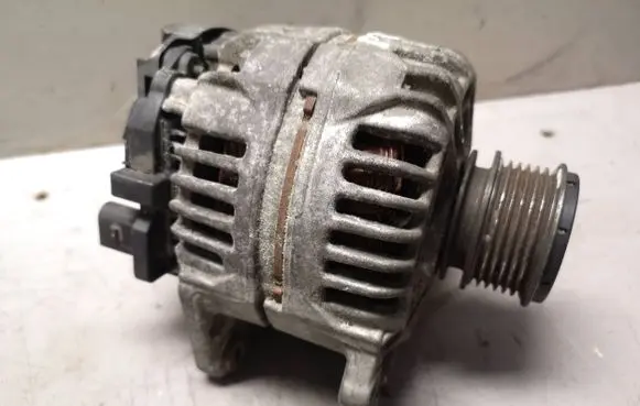 Skoda Fabia Mk2 (5J) Generator/alternator 06F903023D
