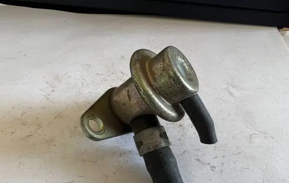 Fuel pressure sensor