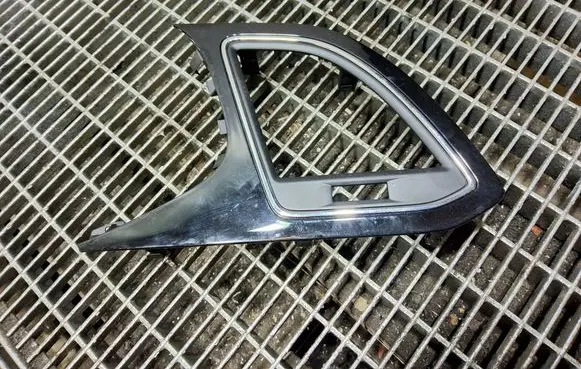 Seat Leon (5F) Centre console side trim front 08440001