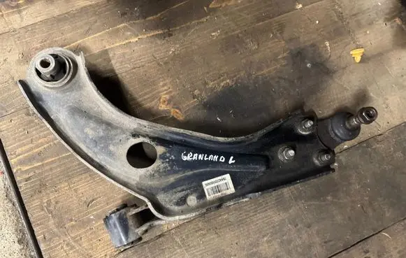 Opel Grandland X Front lower control arm/wishbone 7BAA220