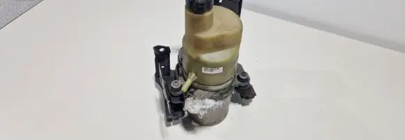 Volvo C70 Power steering pump 5N513K514