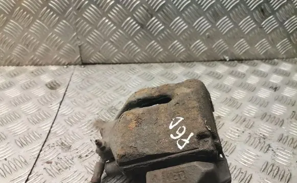 Volkswagen PASSAT B6 Front brake caliper