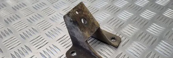 Nissan King Cab, Navara Engine mounting bracket 43GR
