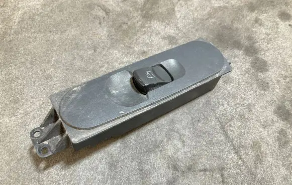 Mercedes-Benz Sprinter W906 Electric window control switch A9065451913 Q04ZGS002 2887292