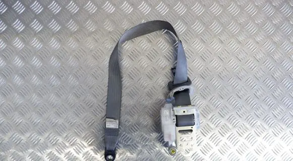 Lexus CT 200H Front seatbelt