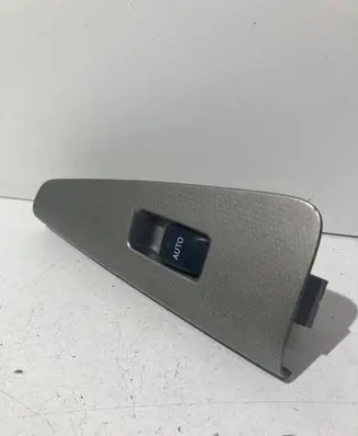 Toyota Corolla E120 E130 Other switches/knobs/shifts 8403013030