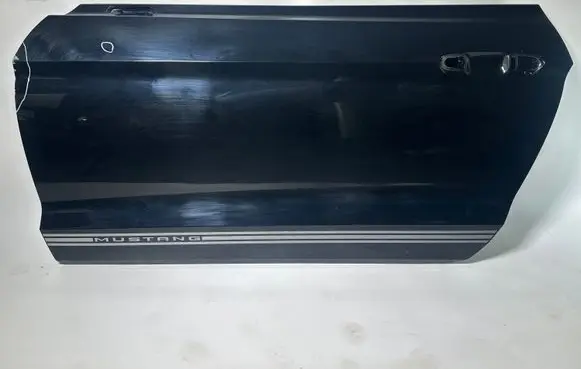 Ford Mustang VI Front door