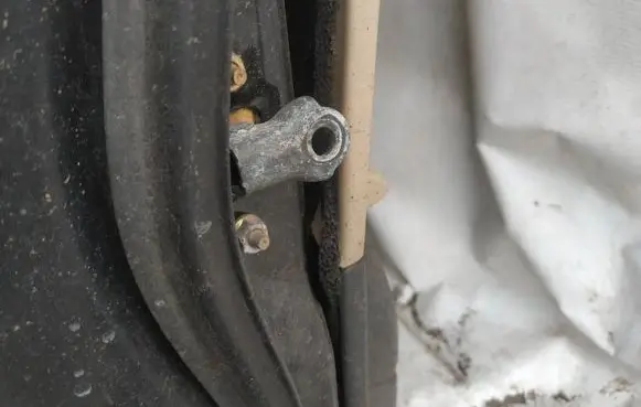 Subaru B9 Tribeca Rear door check strap stopper